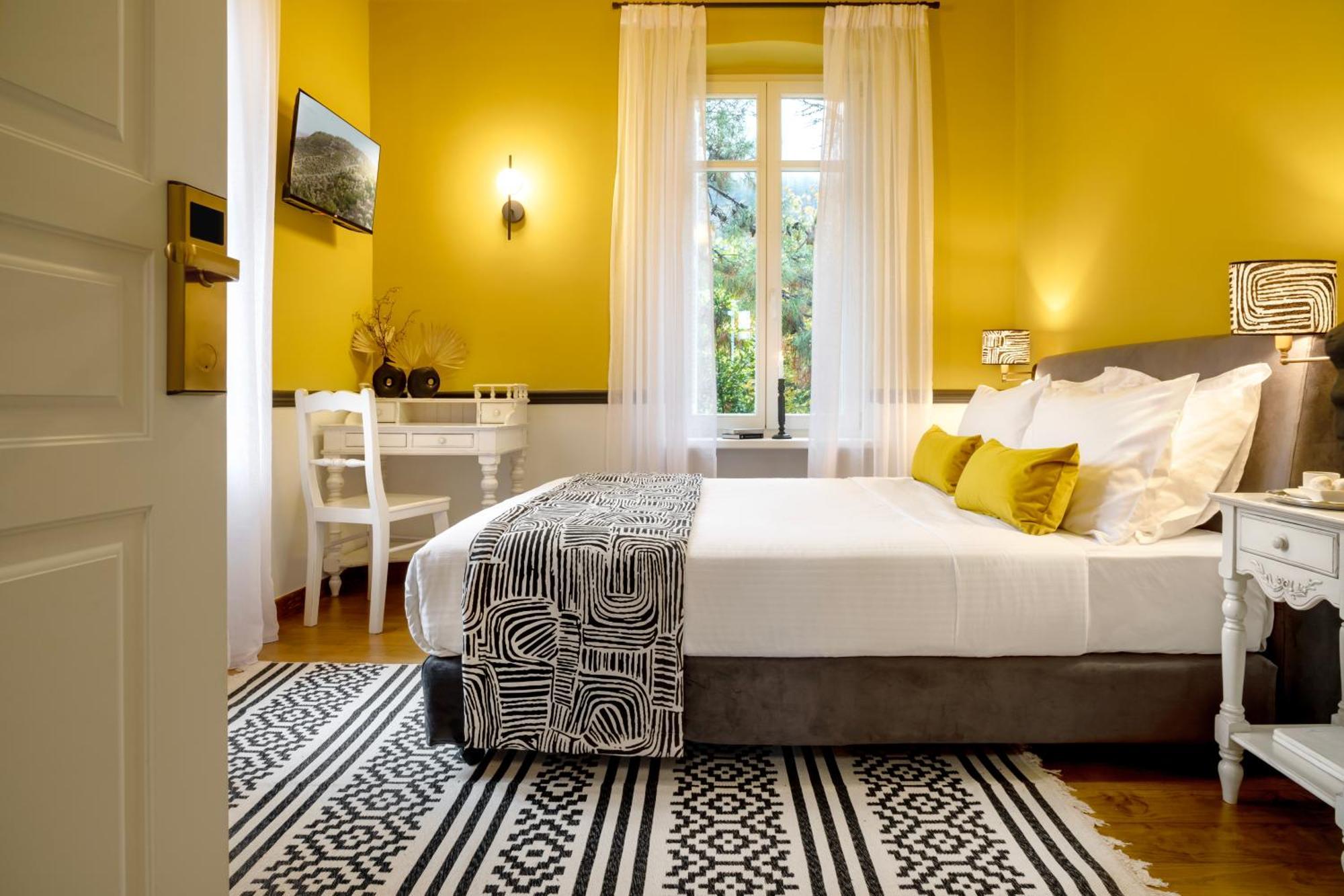 Archontiko Parnassus Dadi Hotel อัมฟิเกลีย ภายนอก รูปภาพ